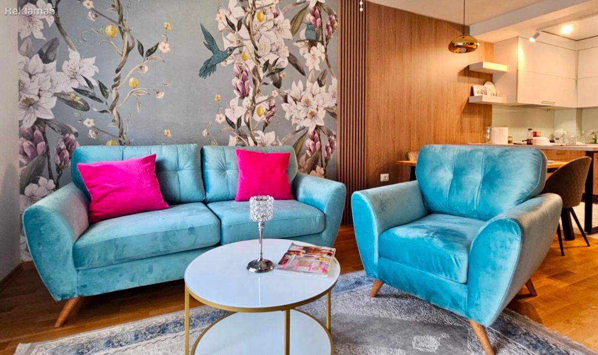 Се издава трособен стан во East Gate Living