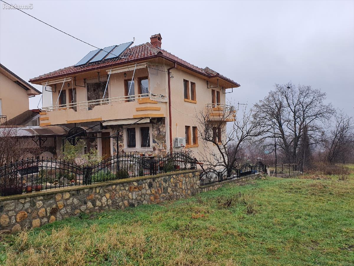 Се продава куќа во с.Бистрица