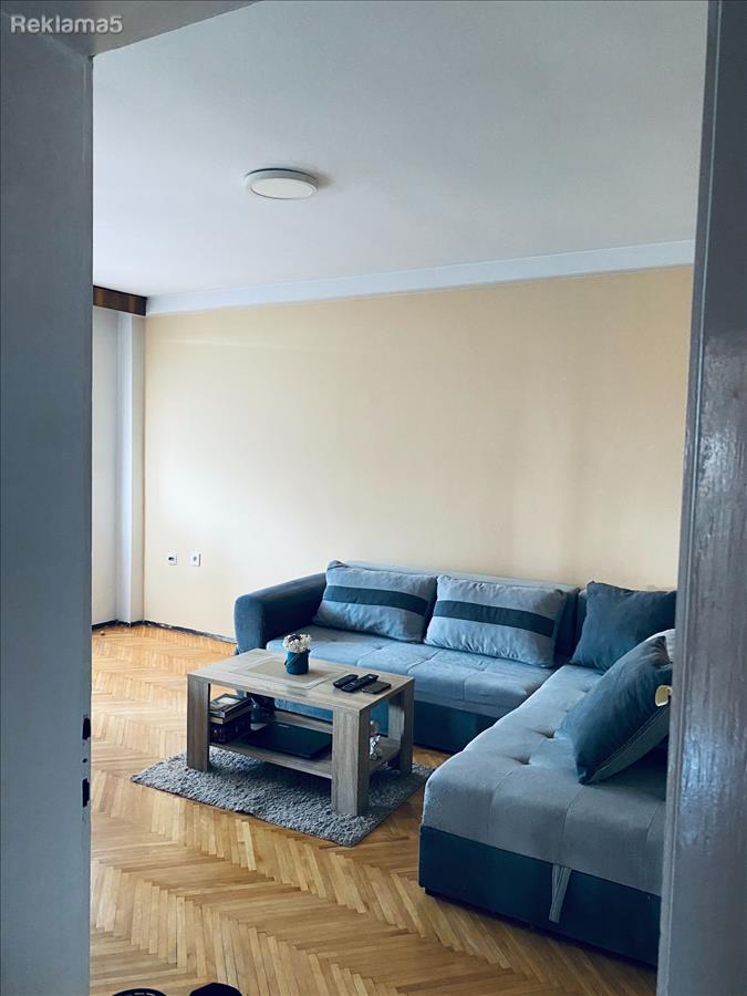 Se prodava stan 63m2 vo Gjorce kaj parkot