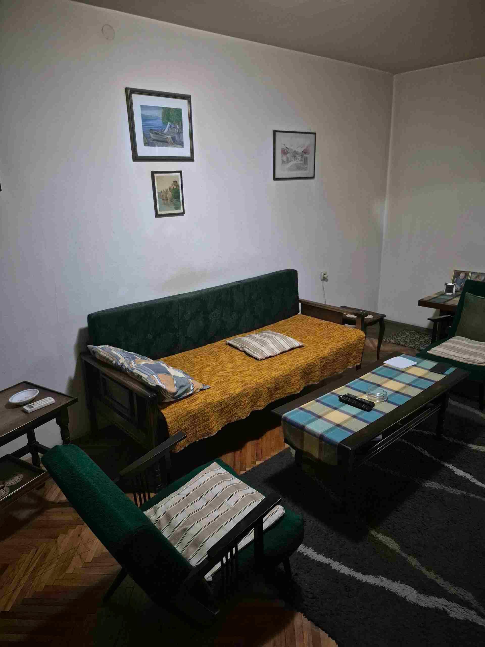 Se prodava stan 55m2 vo ruskite zgradi vo Karpos 4