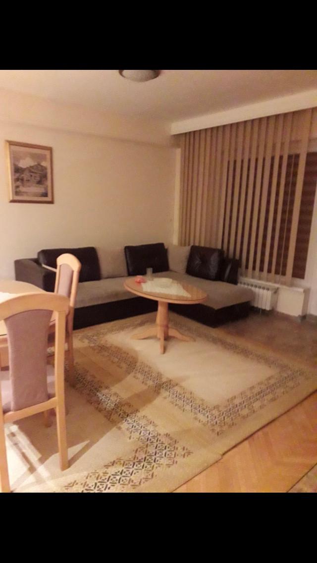 DVOSOBEN STAN VO CENTAR, SPROTI GRADEZEN