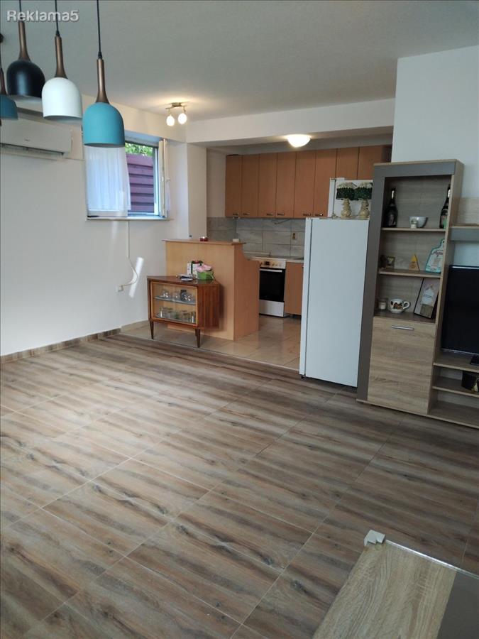 Se prodava stan suteren 64m2 vo Gjorce Petrov
