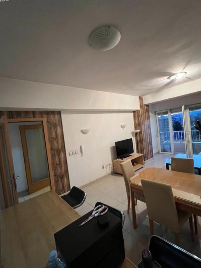 120 m2 apartment for rent in Aerodrom