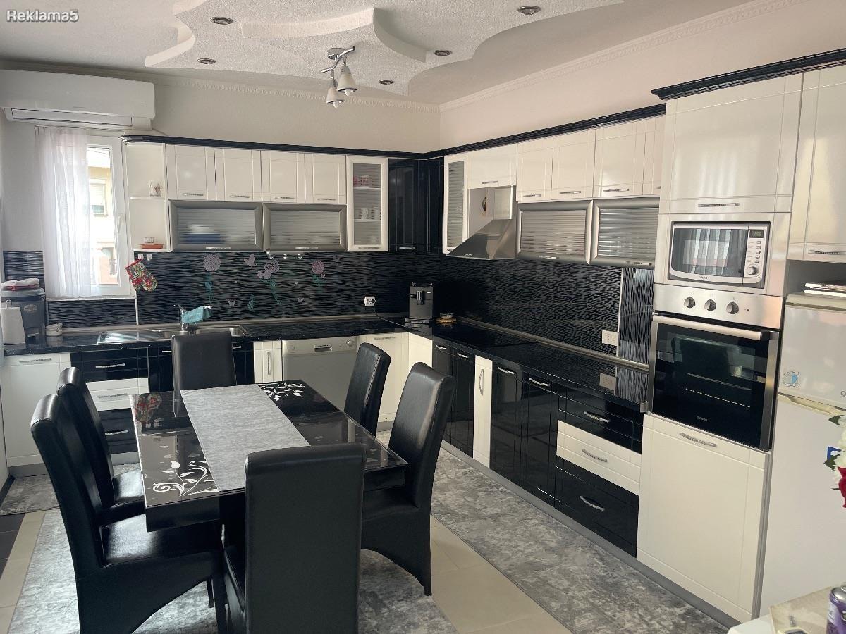 CENTER, RENOVATED FURNISHED HOUSE AND YARD,