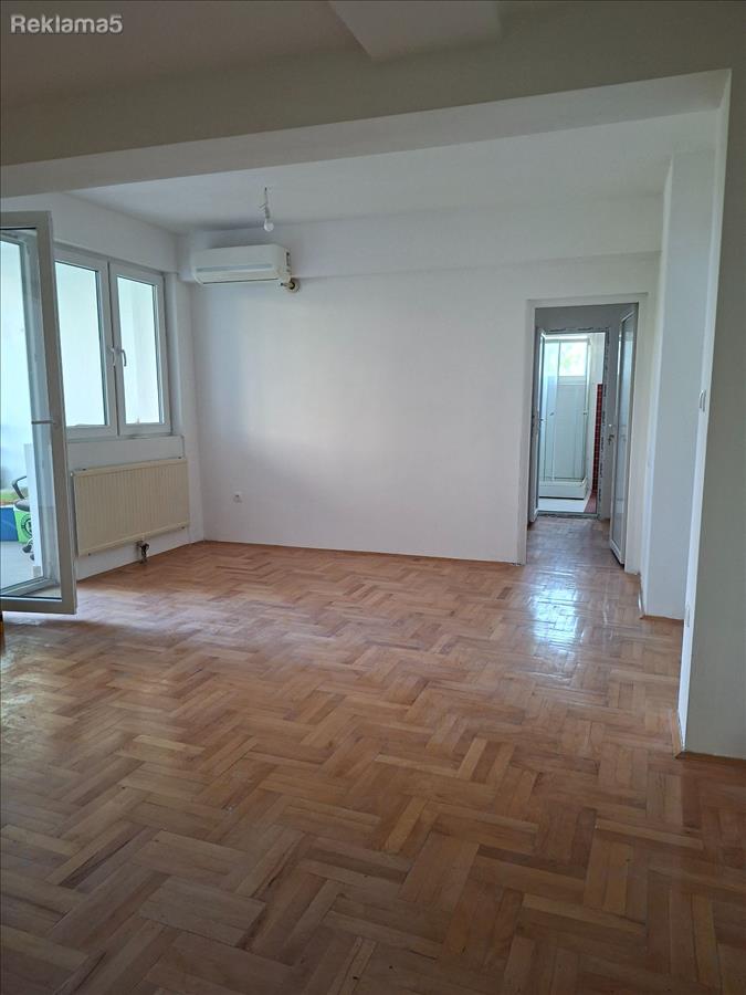 Ironworks in the towers 76m2 on the 3rd floor, empty, also suitable for parts