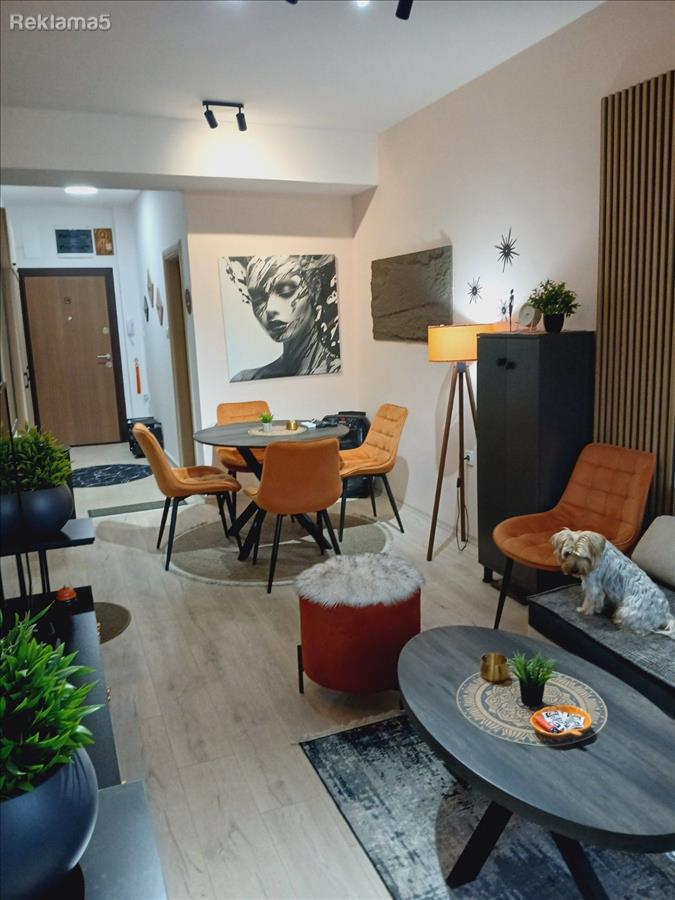 SE IZDAVA STAN HIPODROM 2 40m2 NOV