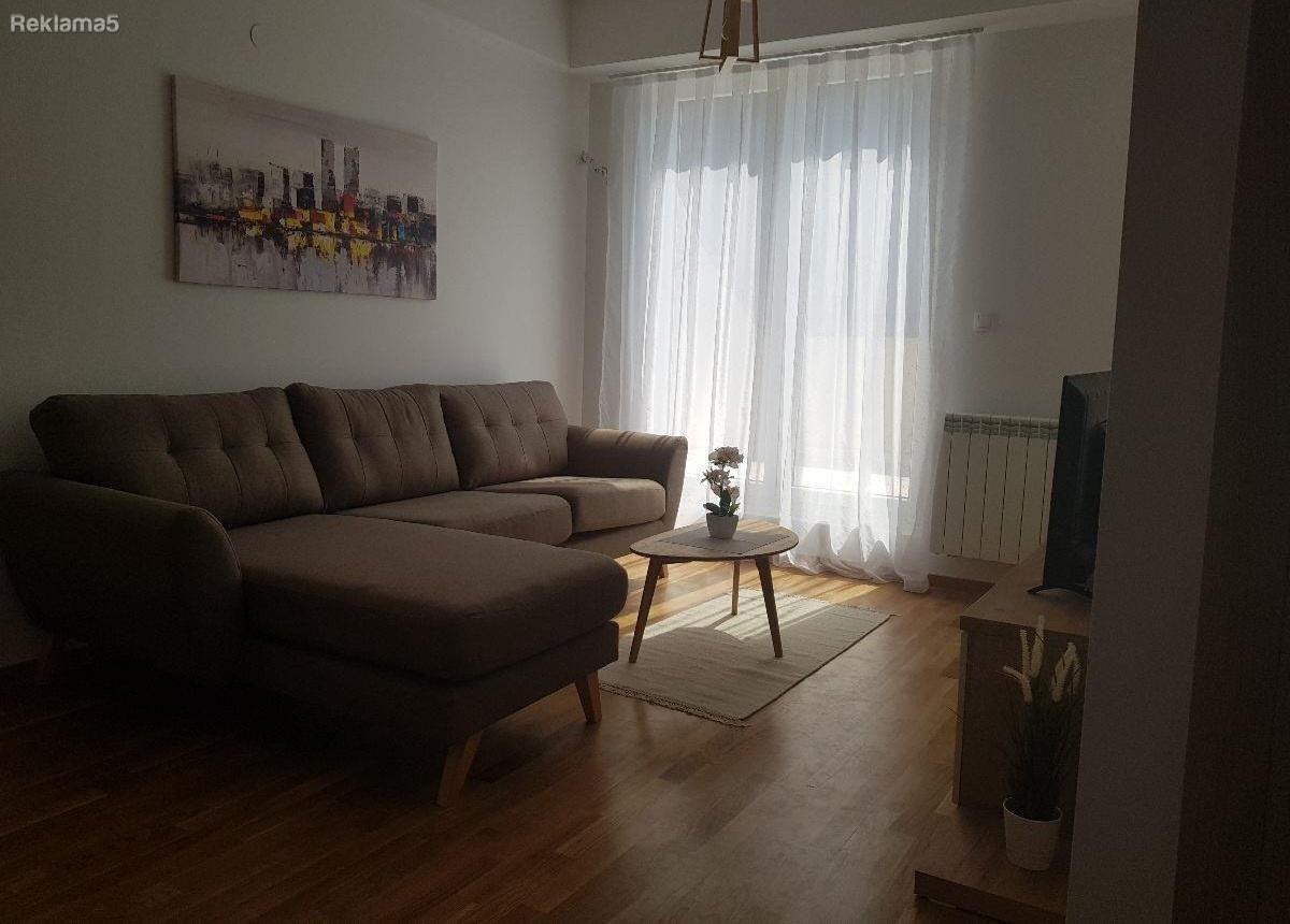 Dharma Doma rents out an apartment in the Airport!