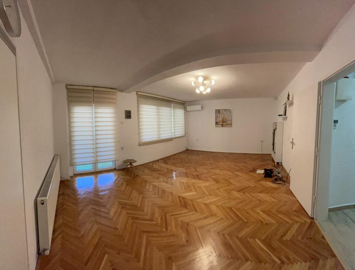 An apartment (in a house) of 88m2 is for sale in Topansko Pole-Skopje