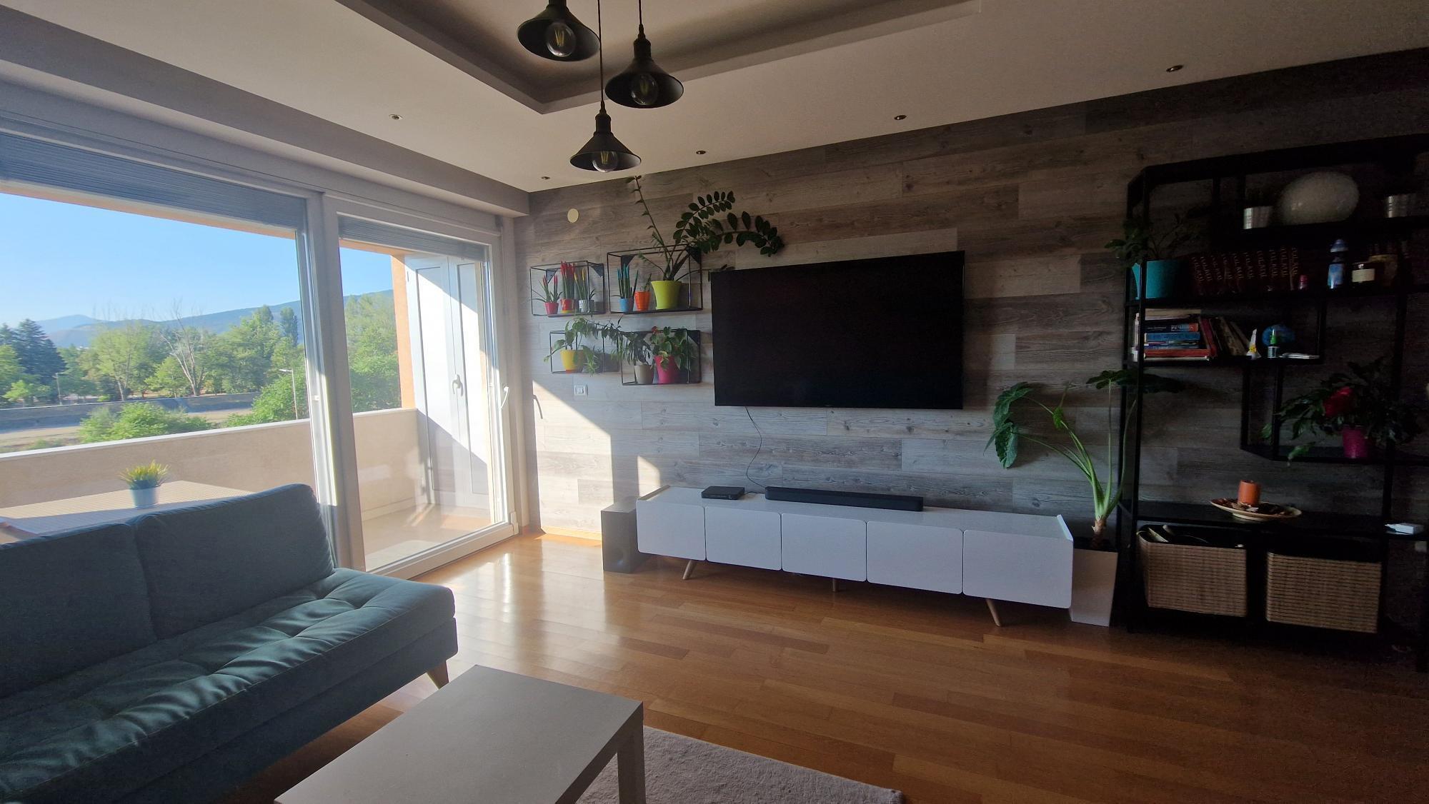A modern apartment for rent with a beautiful view of Vodno and the park
