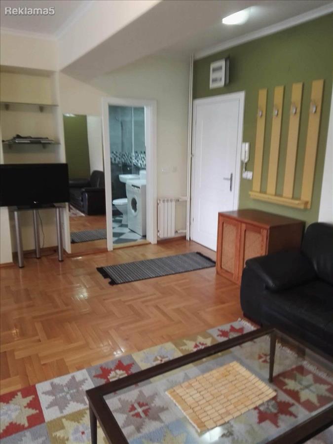 SE PRODAVA DVOSOBEN STAN VO CENTAR, PORTA BUNJAKOVEC