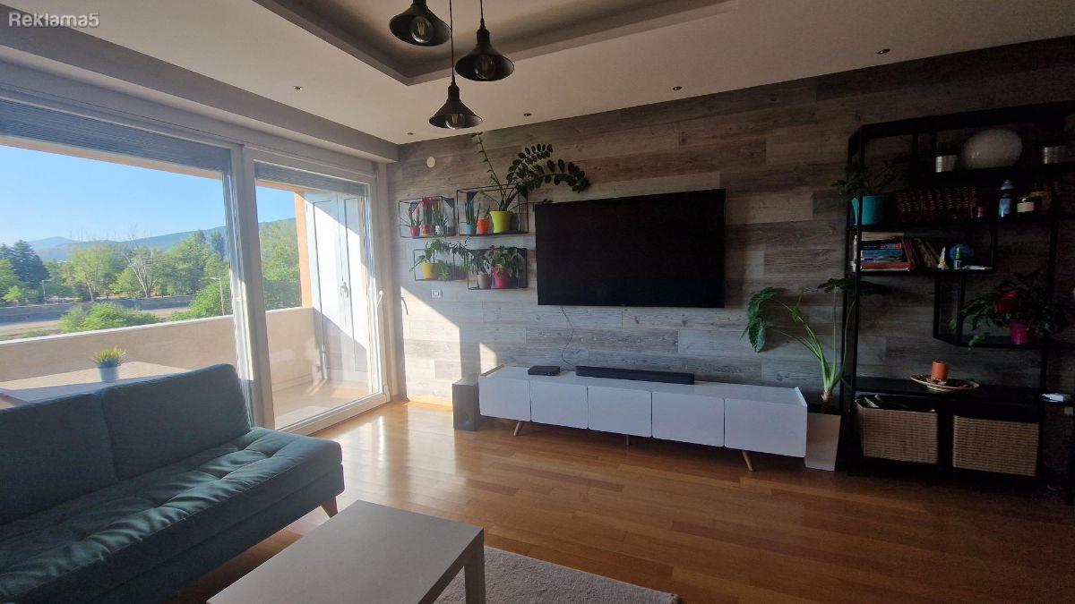 A modern apartment for rent with a beautiful view of Vodno and the park