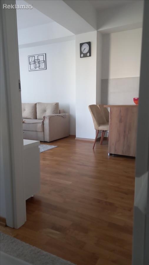 Се изнајмува стан во Центар кај Holidayin