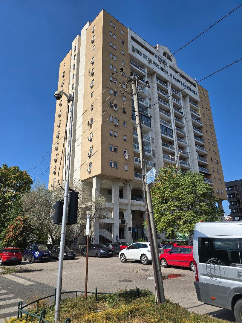 SE IZDAVA NAMESTEN STAN VO CENTAR SKOPJE