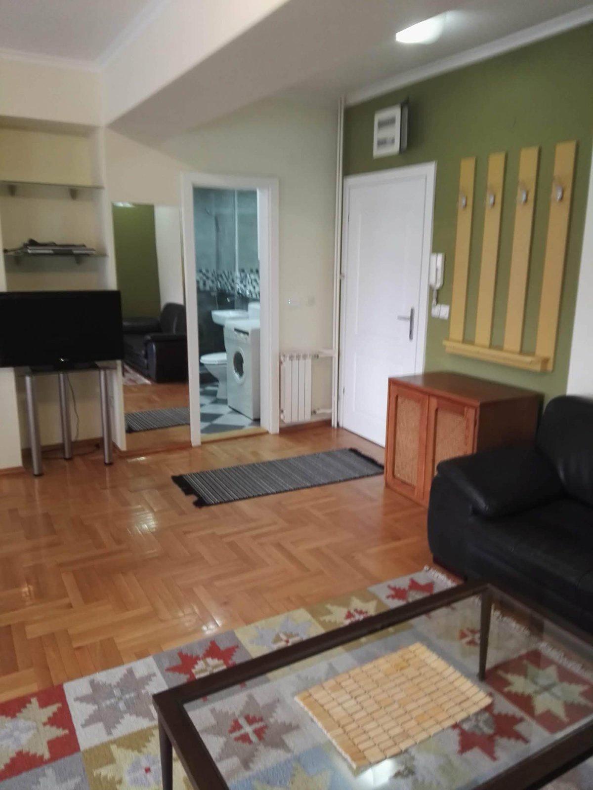 SE PRODAVA DVOSOBEN STAN VO CENTAR, PORTA BUNJAKOVEC