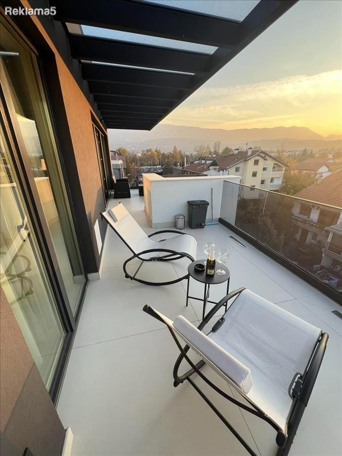 THREE-ROOM APARTMENT FOR RENT - IN VLAE