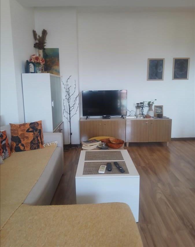 Se prodava polu-namesten stan 39m2 vo Aerodrom