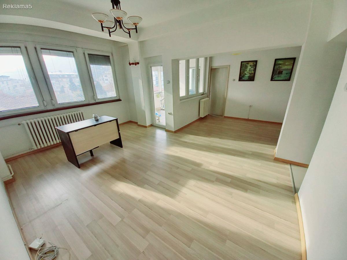 SE IZDAVA PRAZEN STAN DELOVEN PROSTOR KANCELARIJA