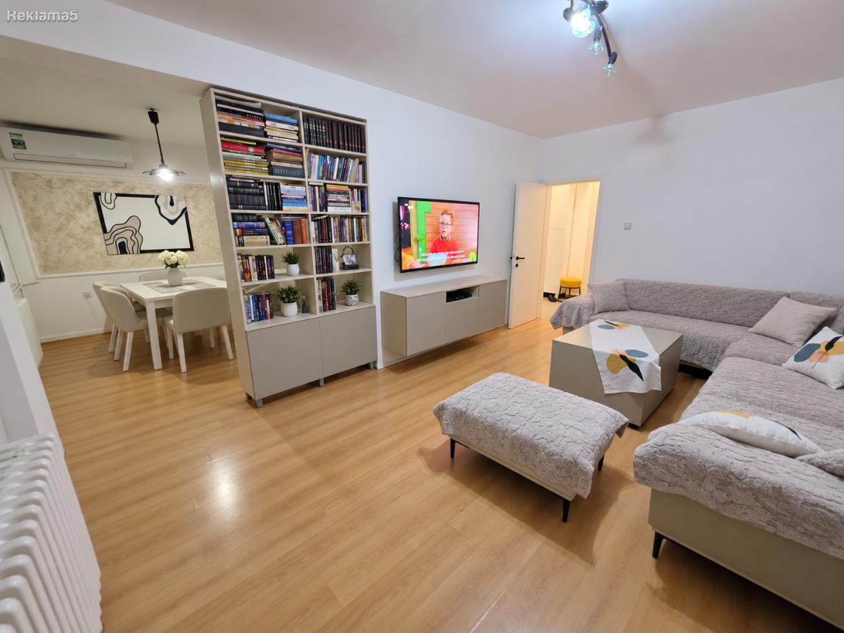 SE PRODAVA RENOVIRAN STAN VO KISELA VODA