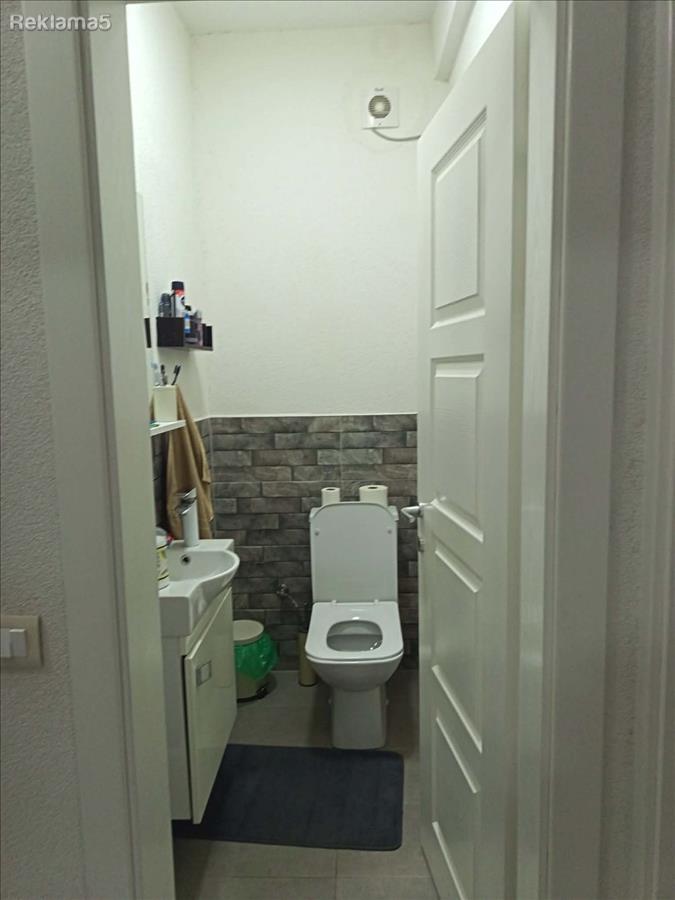 CHOICE-Nova kuka pozadi Otpad Ohrid