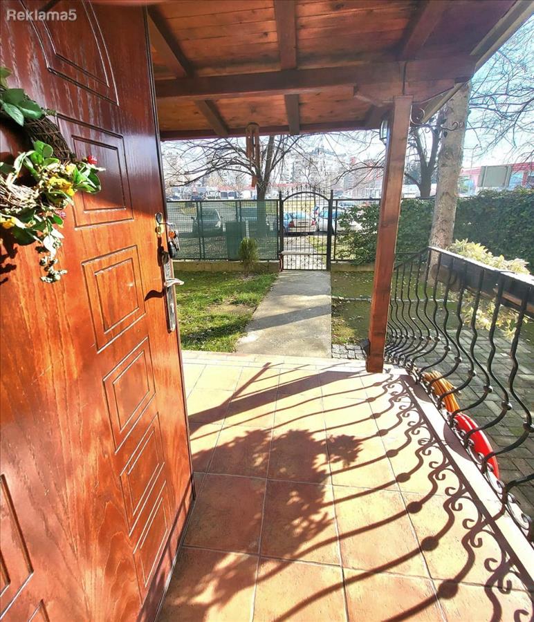 Apartment for rent in Aerodrom with a yard