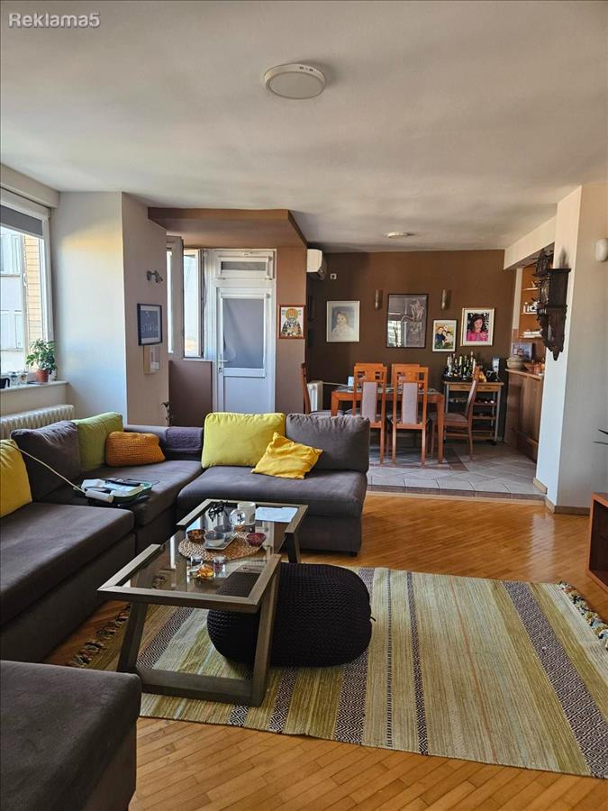 SAVIĆ IS SELLING AN APARTMENT IN THE CENTER