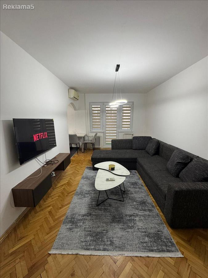 Se prodava stan 52m2 vo ruska zgrada vo Taftalidze 1