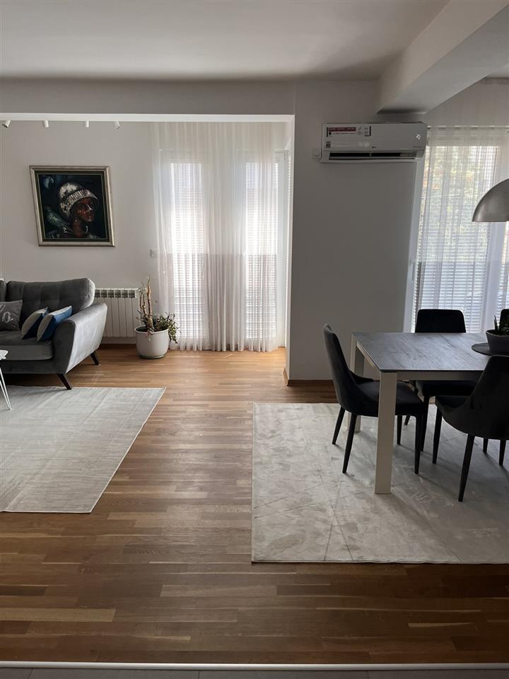 Nov extra ureden cetvorosoben 110m2 Taftalidze - Mlecen