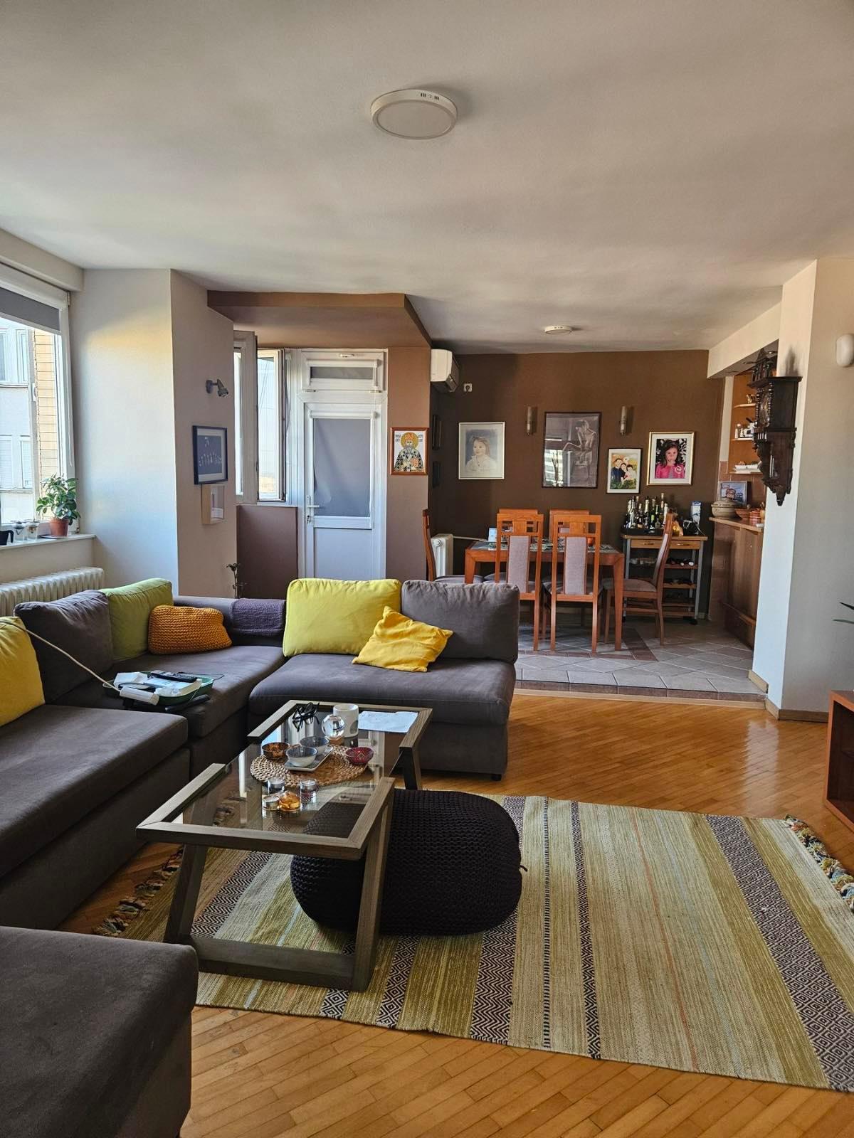 SAVIĆ IS SELLING AN APARTMENT IN THE CENTER