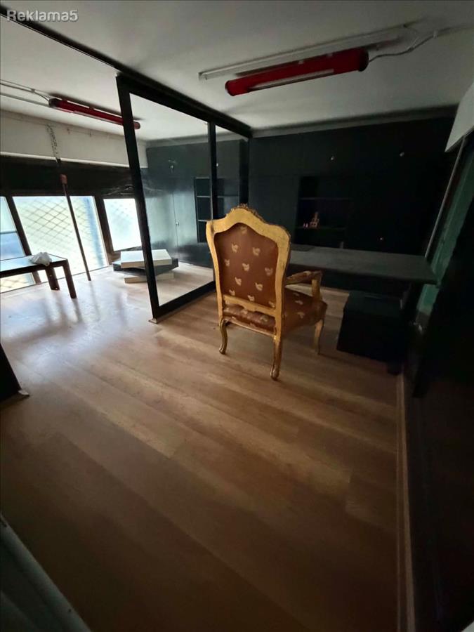Se prodava deloven prostor sproti Olimpiko