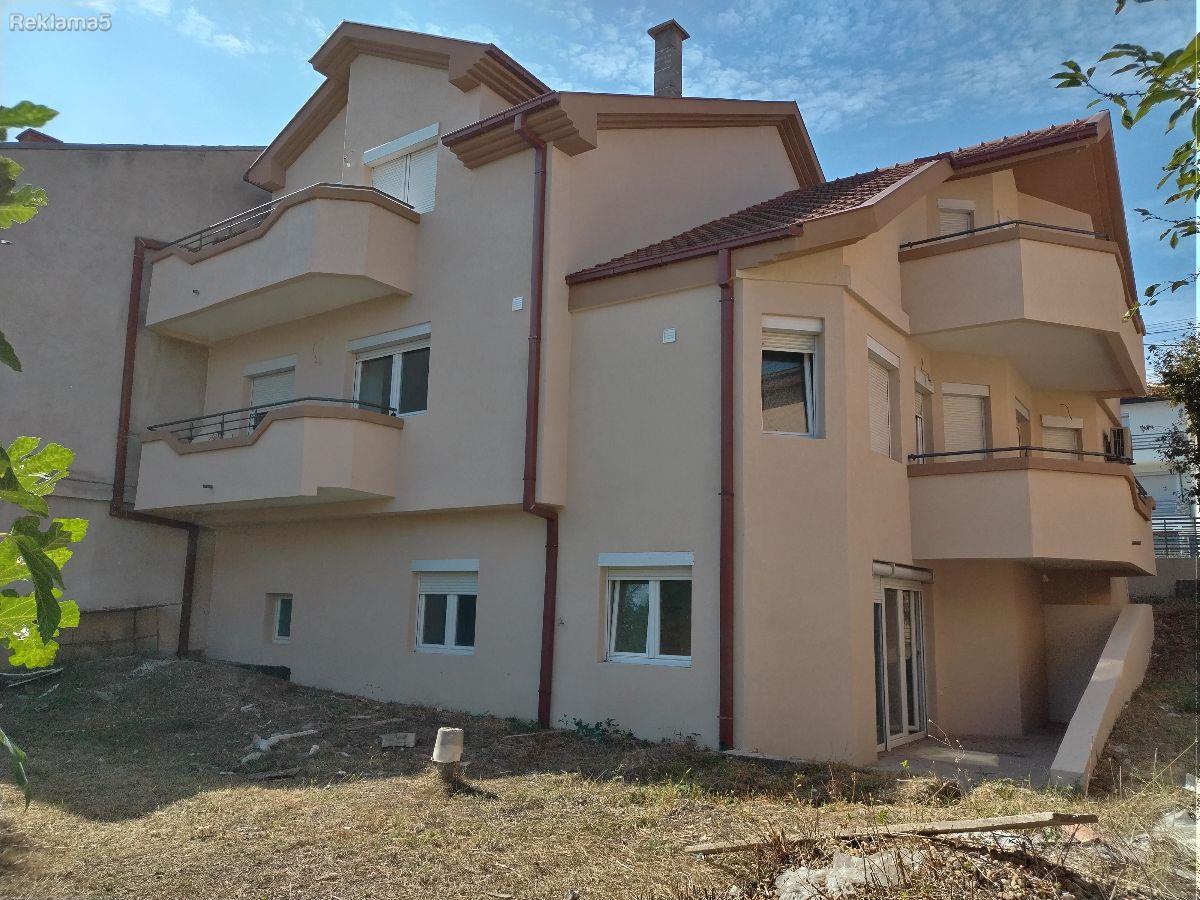 Se prodava nova kuca vo zelen rid ispod galija.