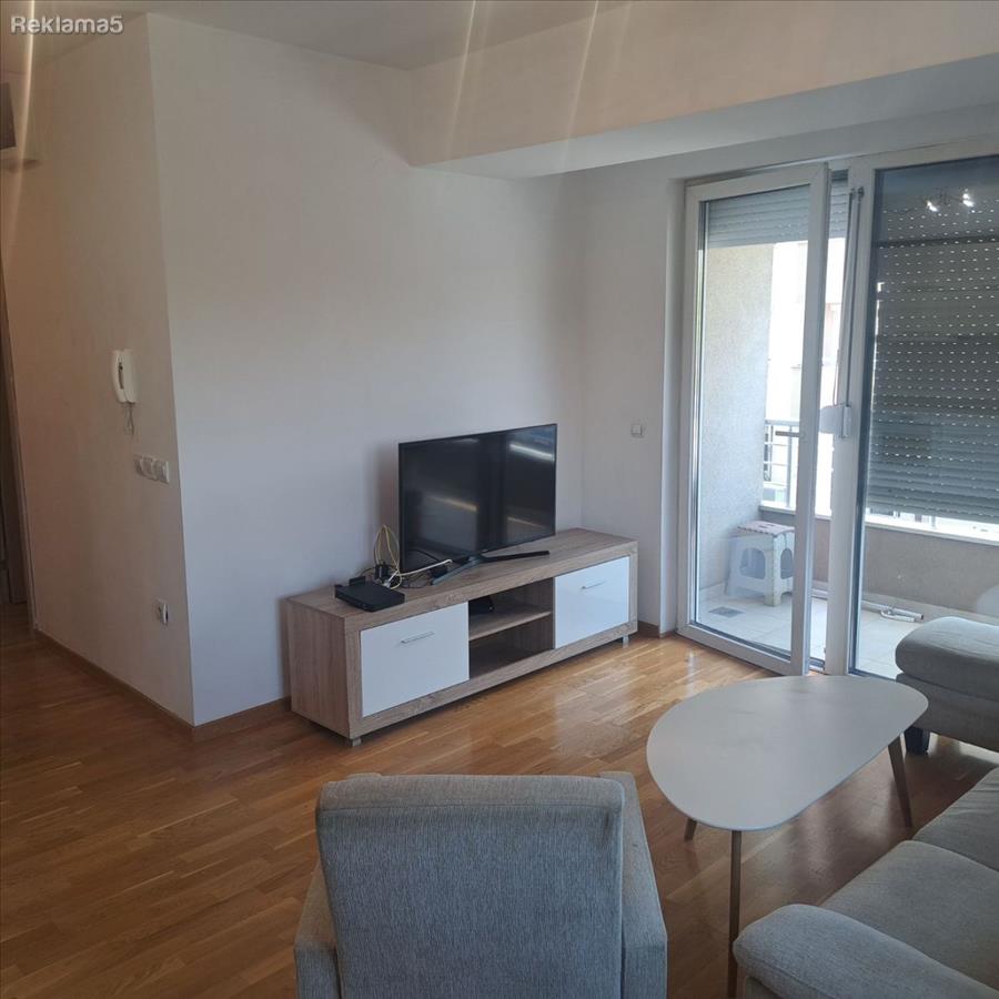 Se prodava stan od 58 m2 Aerodrom