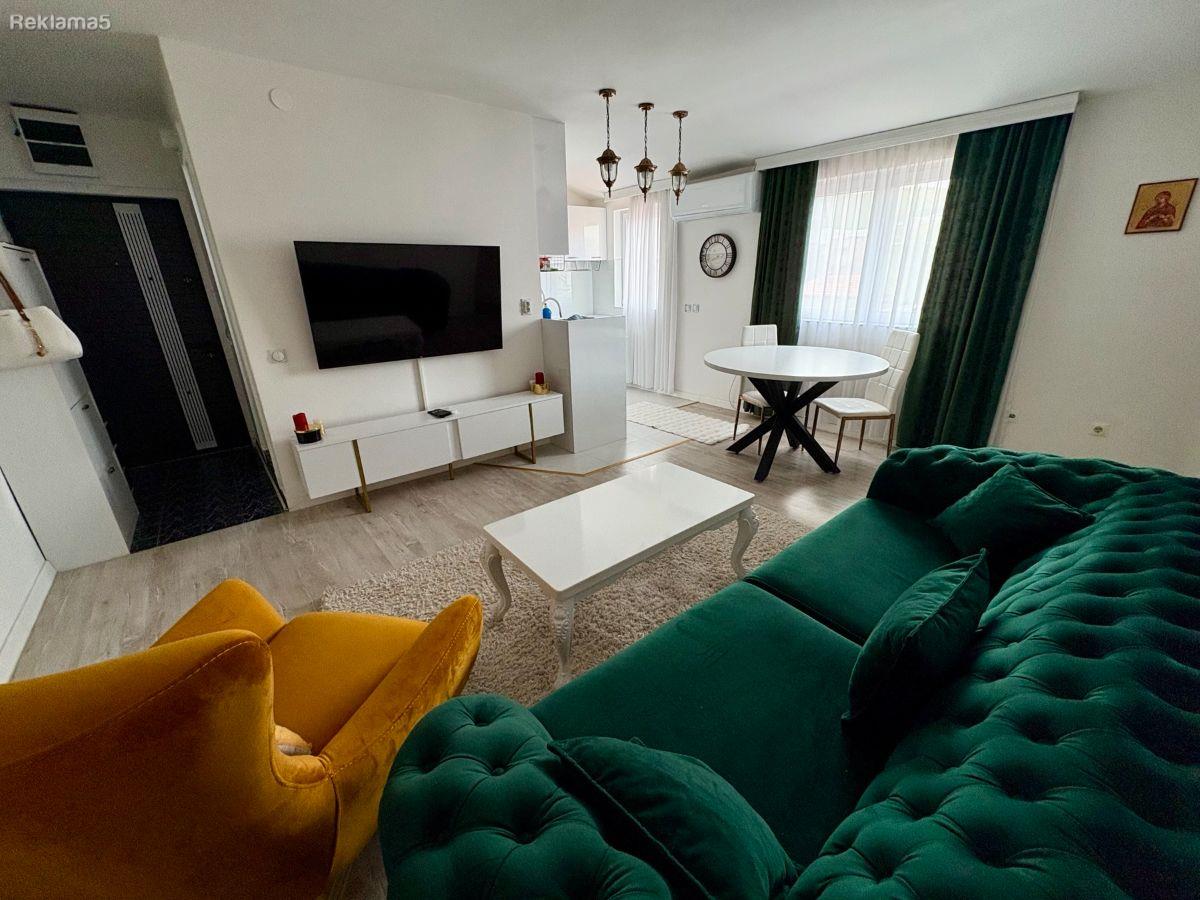 SAVIĆ IS SELLING AN APARTMENT IN THE CENTER