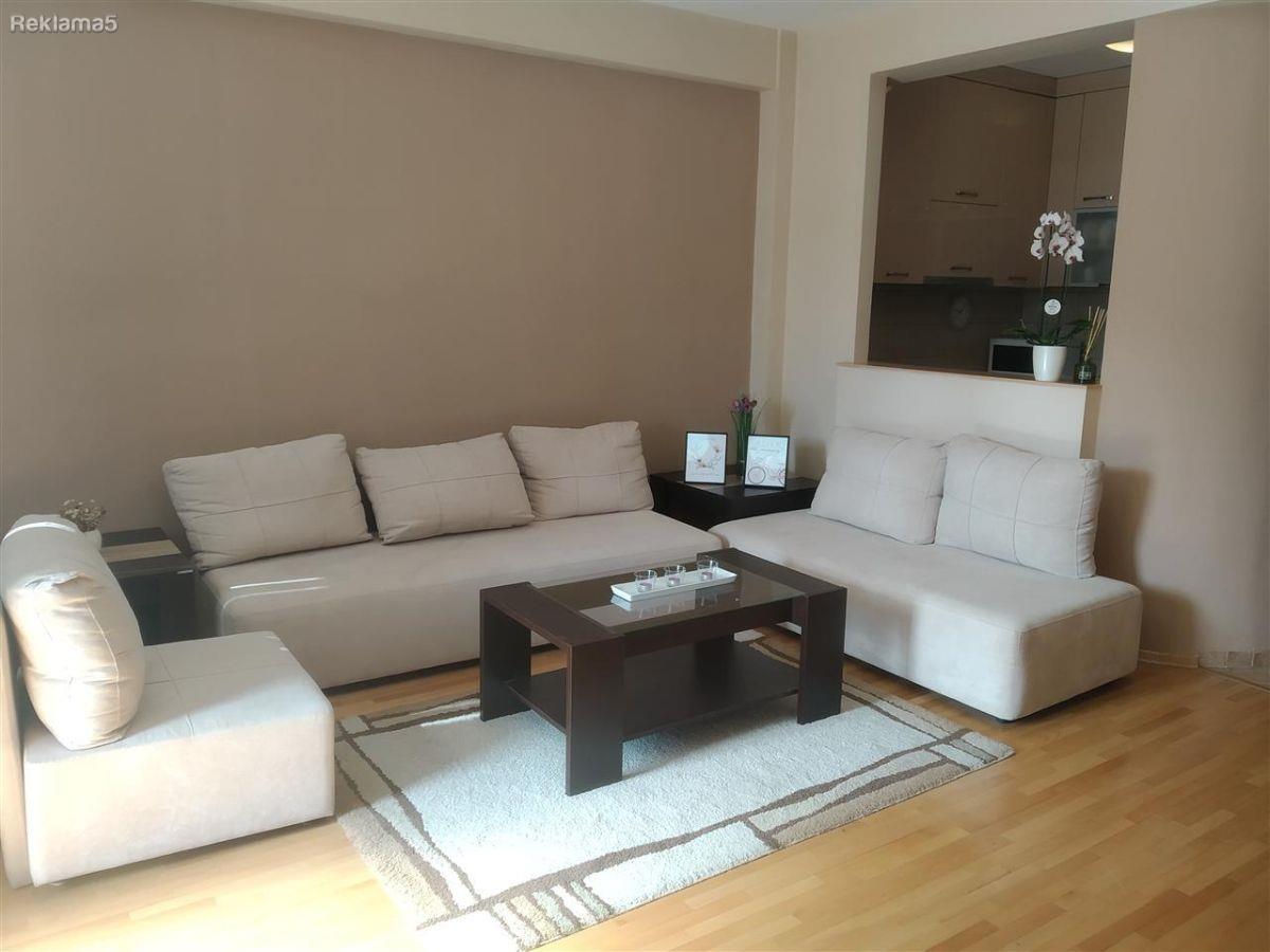 Se izdava stan 60m2, so 1spalna,Centar