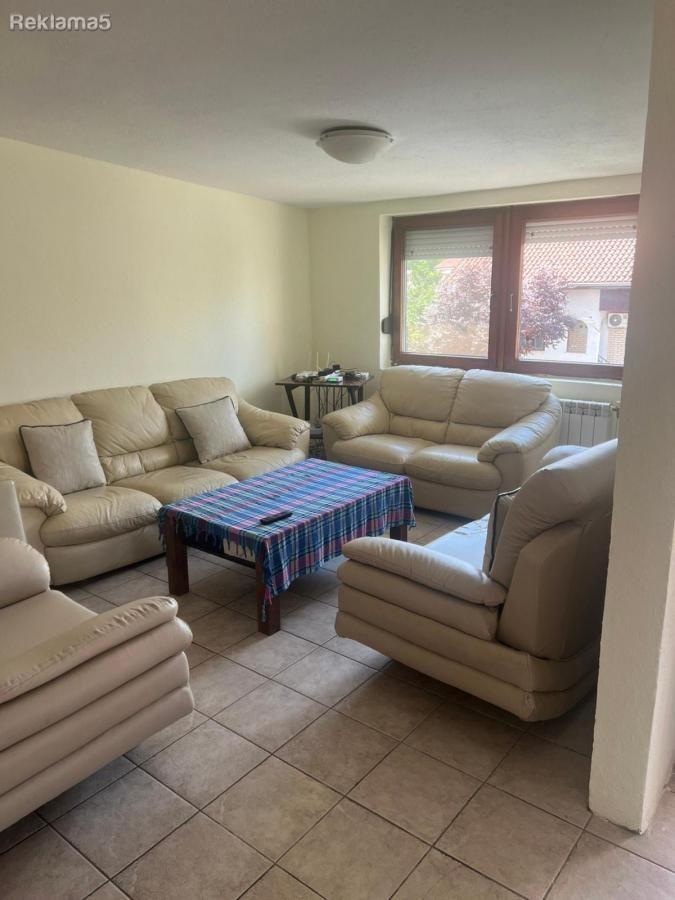 100 m2 apartment for rent in Vlae