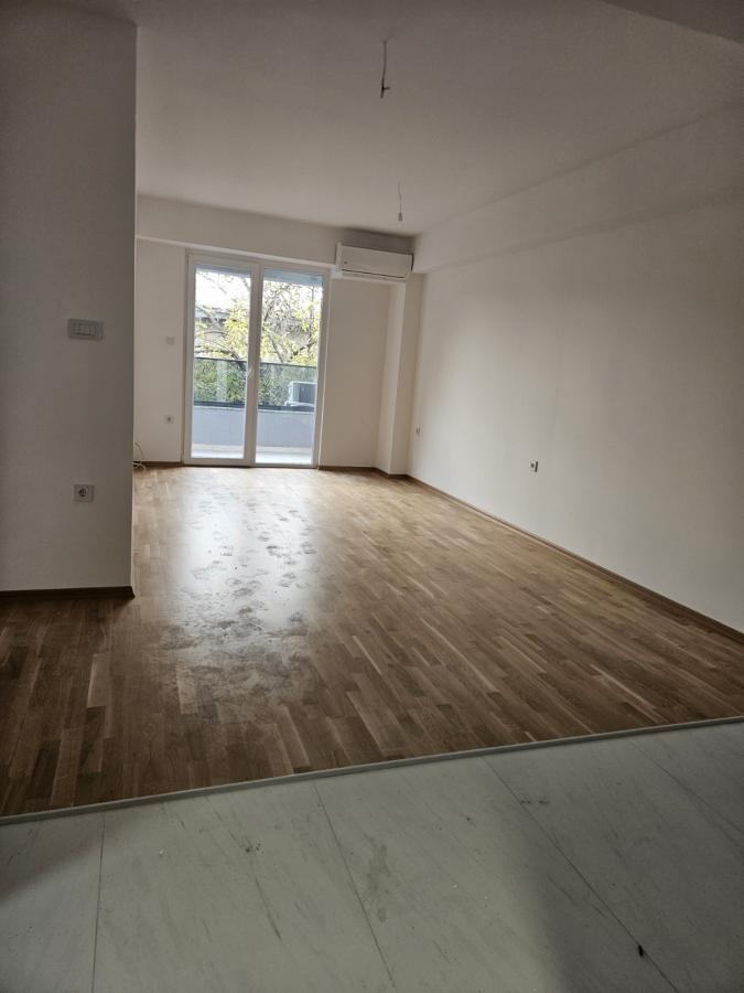 A 52 m2 apartment is for rent in Gjorce Petrov