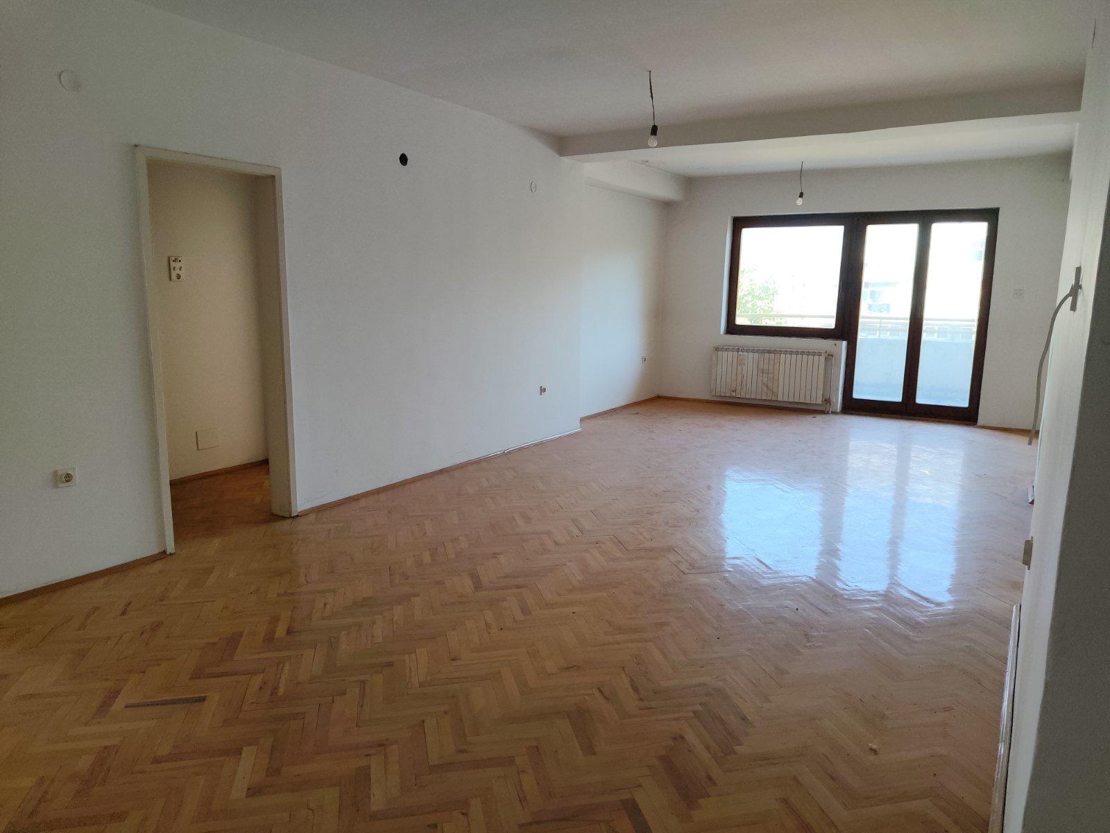 FOR SALE THREE-ROOM APARTMENT OF 96m² IN FJ. PETROV – DEXION