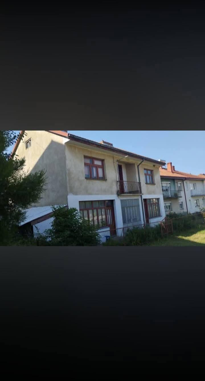 SE PRODAVA KUKJA VO PEHCHEVO