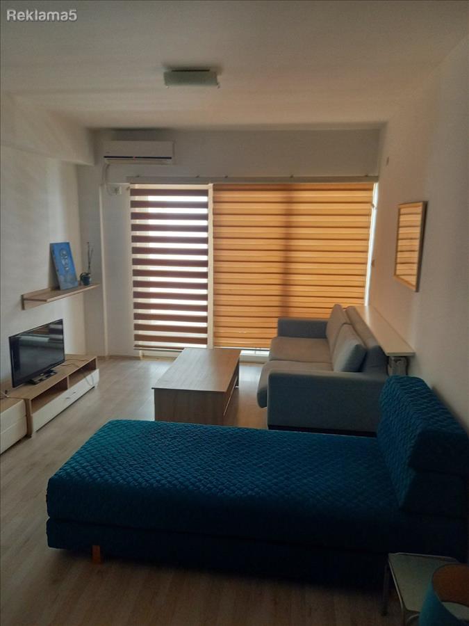 SE IZNAJMUVA TROSOBEN STAN VO CENTAR, DEBAR MAALO