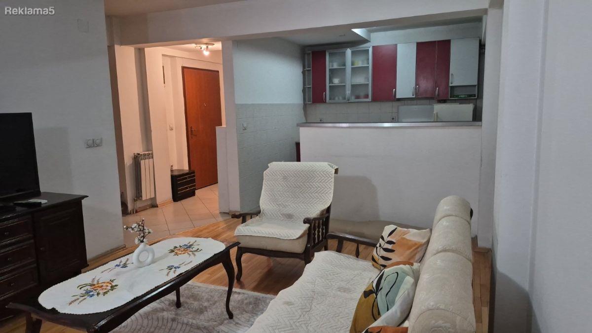 Se izdava 3 soben namesten 64m2 Centar sproti rest Vodenica