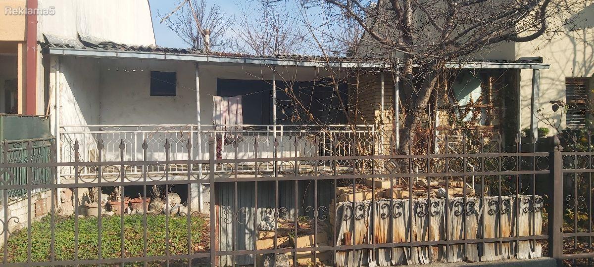 Prodavam baraka vo 11 oktomvri kisela voda