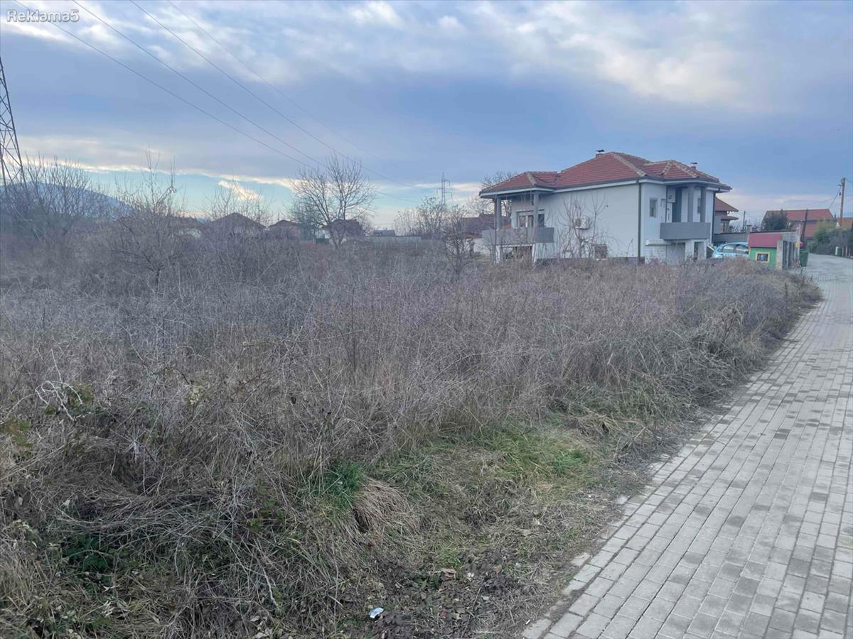 Se prodava plac vo pintija