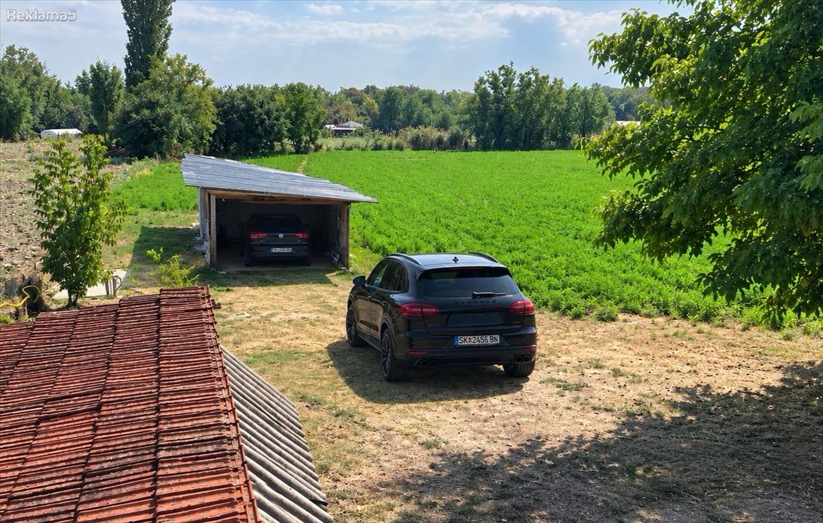 KUKJA SO PLAC OD 4800m2 VO TRUBAREVO PUSTA KULA ILINDEN