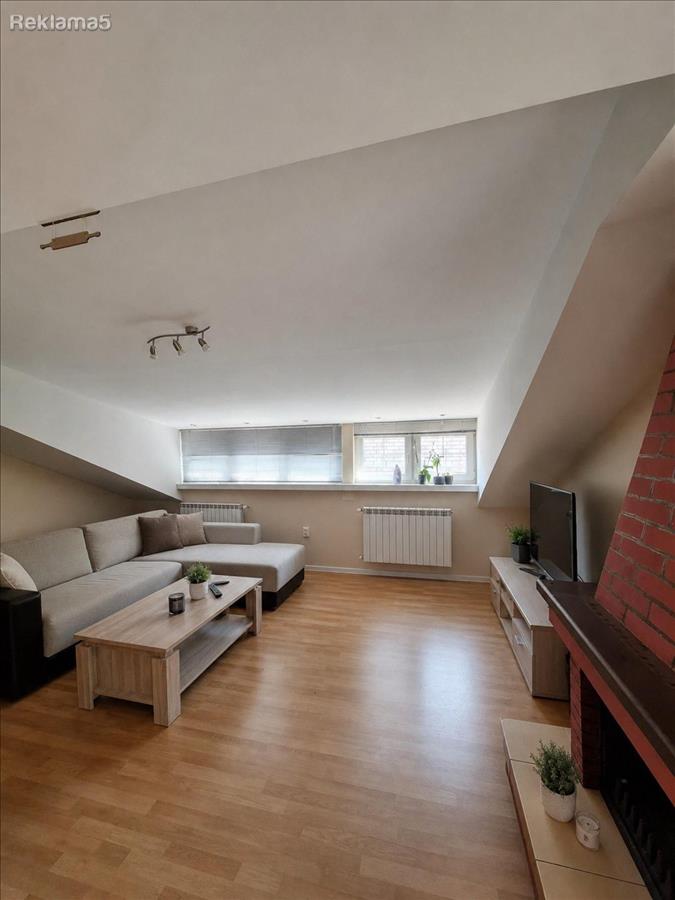 Izdavam Renoviran Trosoben Stan 68 m2 Lisice