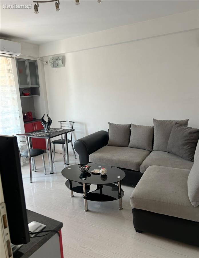 Se izdava stan od 30m2 na Solunska 99 sloboden od 01.10