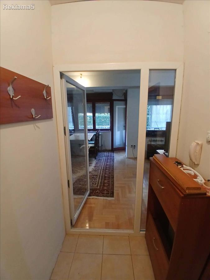 Se iznajmuva garsonjera
