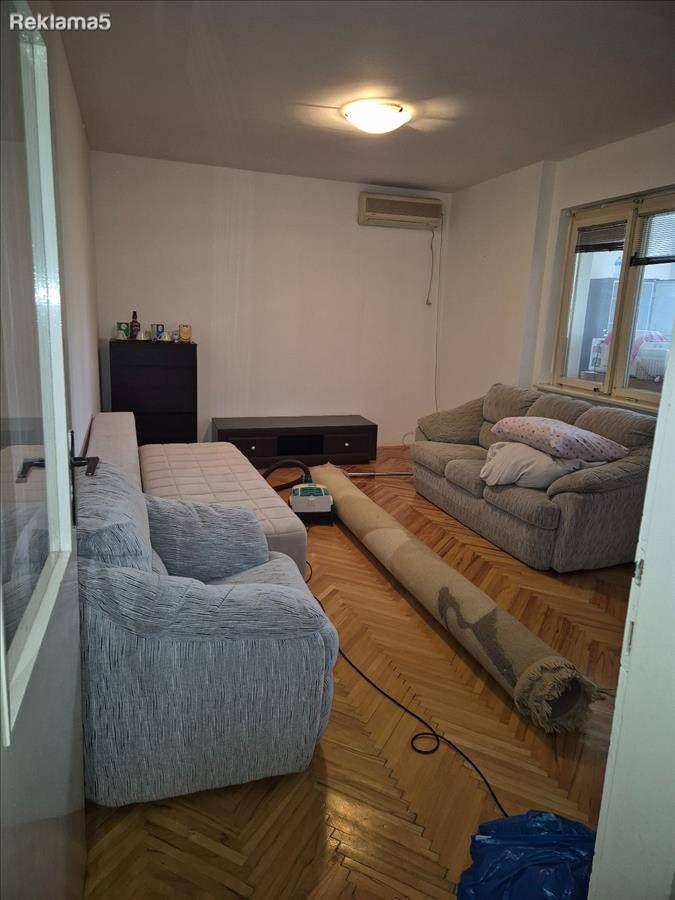 СЕ ПРОДАВА 3-СОБЕН 72М2 СТАН ВО КАРПОШ 4