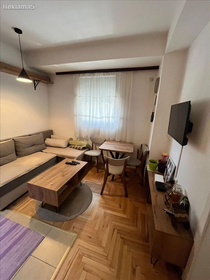 СЕ ПРОДАВА: Комплетно реновиран и наместен стан од 27m2