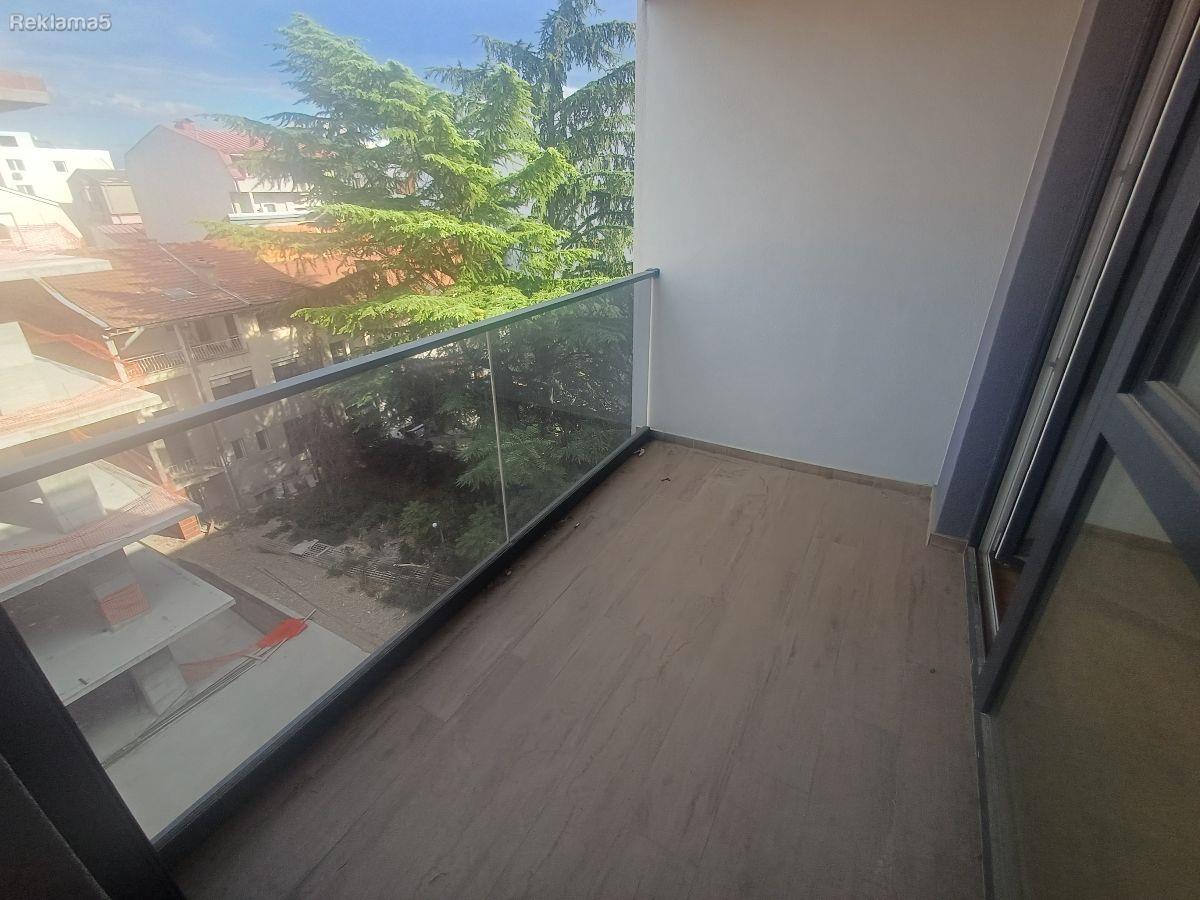 Se prodava stan 41 m2 garsonjera vo centar