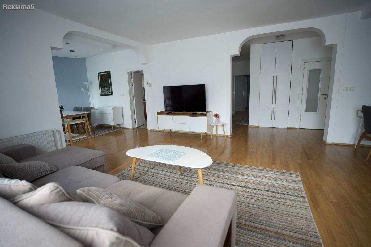 Izdavam Renoviran Trosoben Stan 99 m2 Kozle