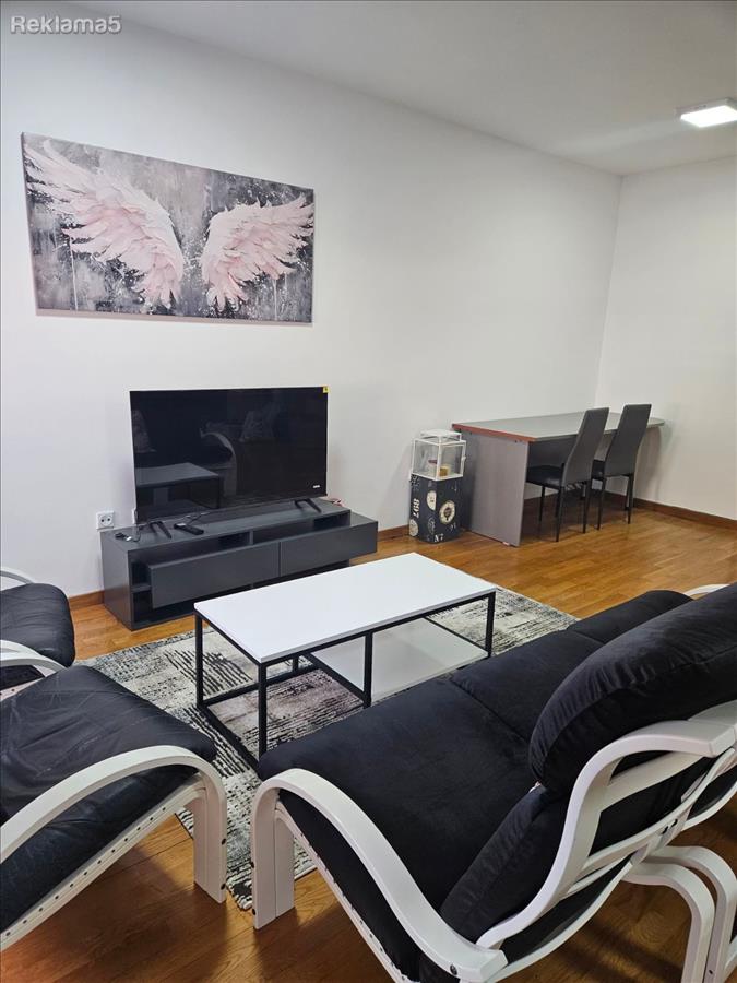 Nov namesten cetvorosoben 100m2 Centar-
